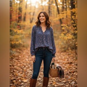 SIZE LARGE GAP Women’s Floral Feather Light Long Sleeve Top